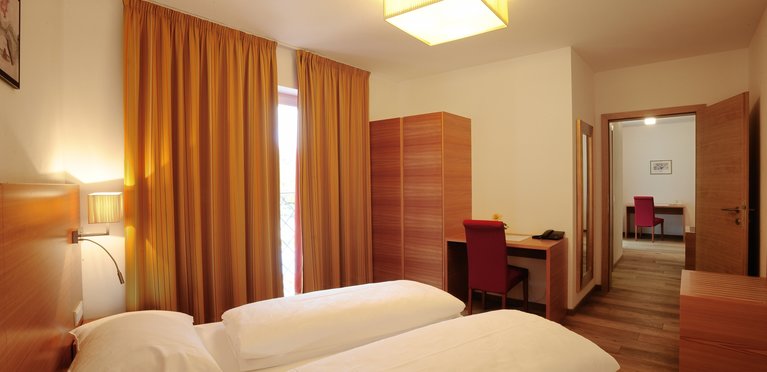 © 2025 Hotel Teutschhaus