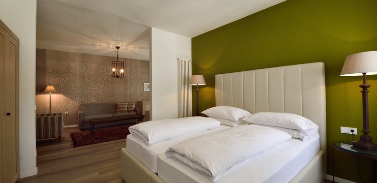 © 2025 Hotel Teutschhaus