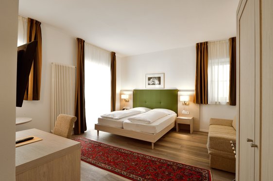 © 2025 Hotel Teutschhaus
