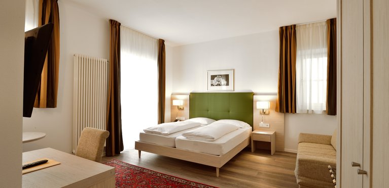 © 2025 Hotel Teutschhaus