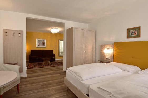 © 2025 Hotel Teutschhaus