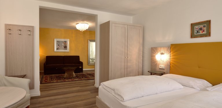 © 2025 Hotel Teutschhaus