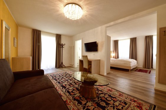 © 2025 Hotel Teutschhaus