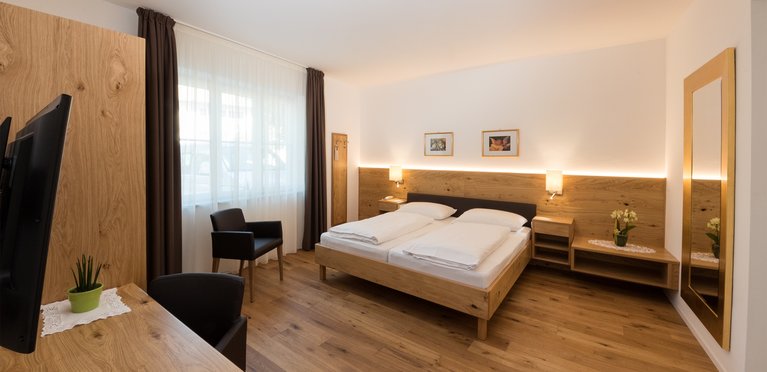 © 2025 Hotel Teutschhaus