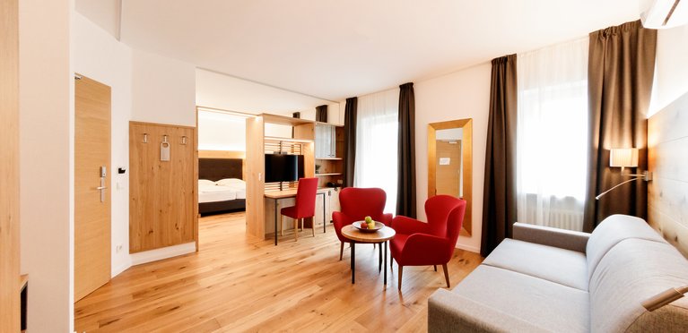 © 2025 Hotel Teutschhaus