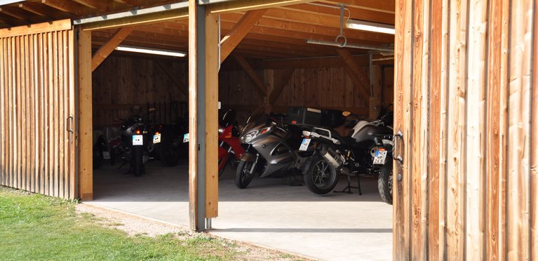 Motorradgarage