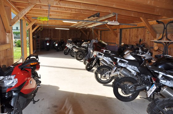 Motorradgarage